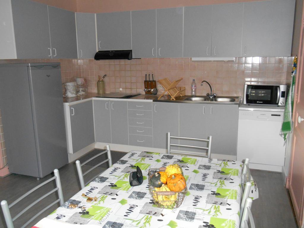 La Chaussee Des Ponts Noyers-sur-Cher Chambre photo