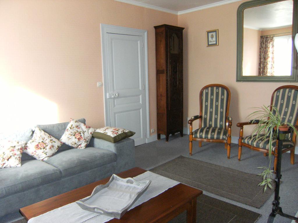 La Chaussee Des Ponts Noyers-sur-Cher Extérieur photo